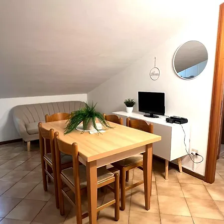 Apartment Adria Family Apartments: Beachside Comfort In